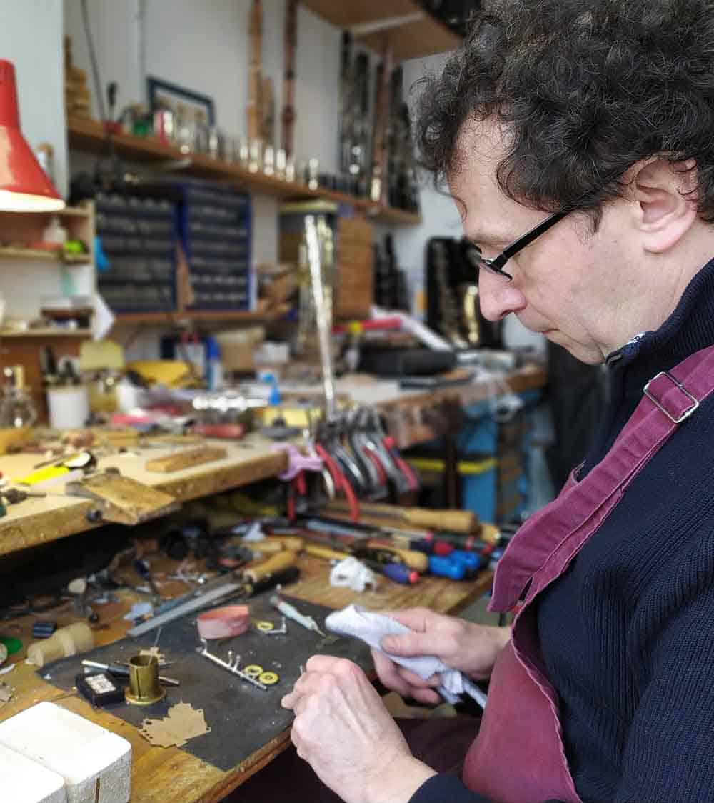 Alexandre Esquoy dans son atelier