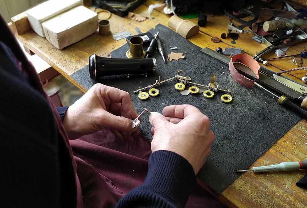 Assemblage de tampons, travail de précision